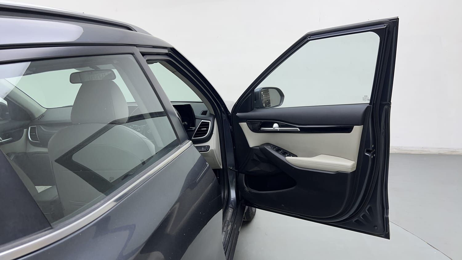 Used 2020 Kia Seltos HTX 1.5 Petrol Manual interior RIGHT FRONT DOOR OPEN VIEW