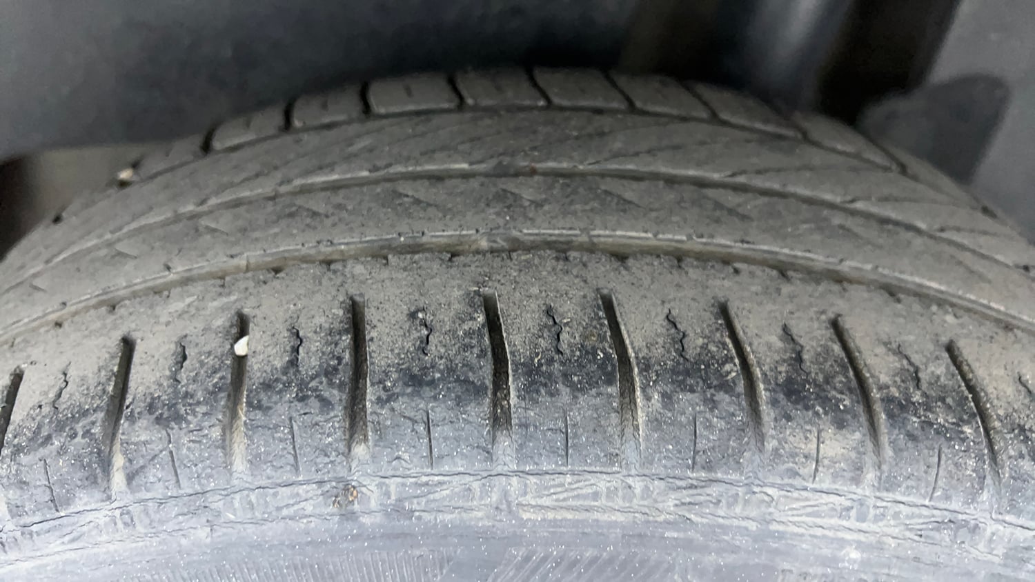 Used 2018 Maruti Suzuki Dzire ZXi Plus AMT Petrol Automatic tyres LEFT REAR TYRE TREAD VIEW
