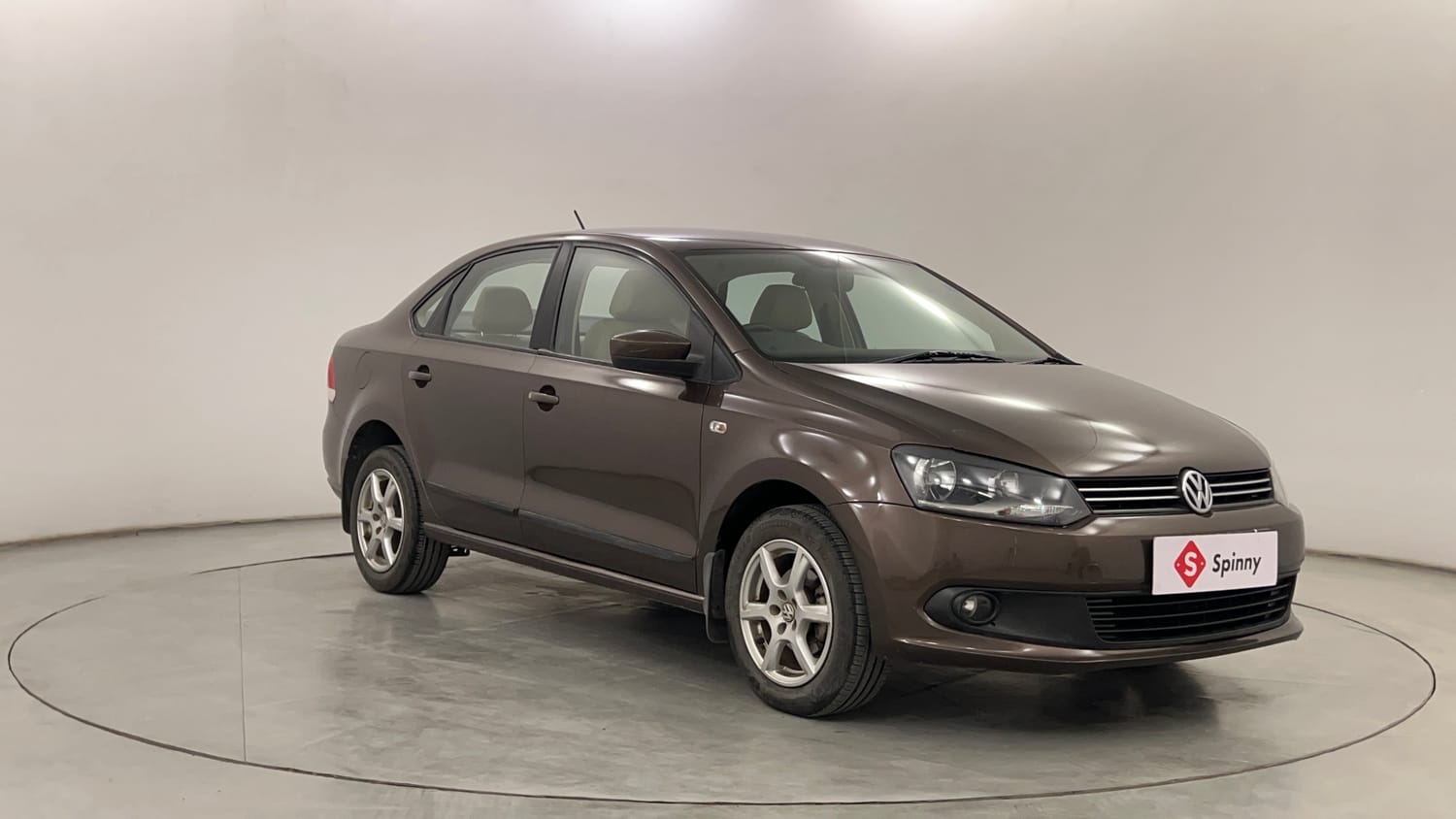 Used 2015 Volkswagen Vento TSI Petrol Automatic exterior RIGHT FRONT CORNER VIEW