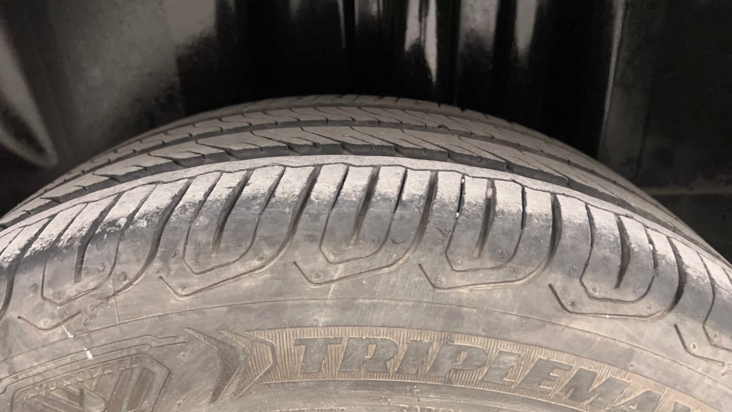 Used 2015 Volkswagen Vento TSI Petrol Automatic tyres LEFT REAR TYRE TREAD VIEW