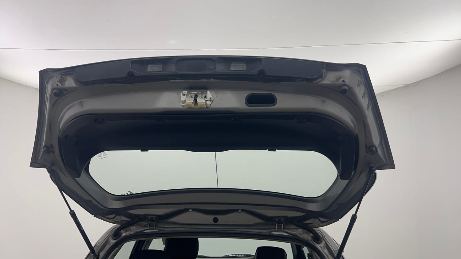 Used 2017 Maruti Suzuki Swift VXi Petrol Manual interior DICKY DOOR OPEN VIEW