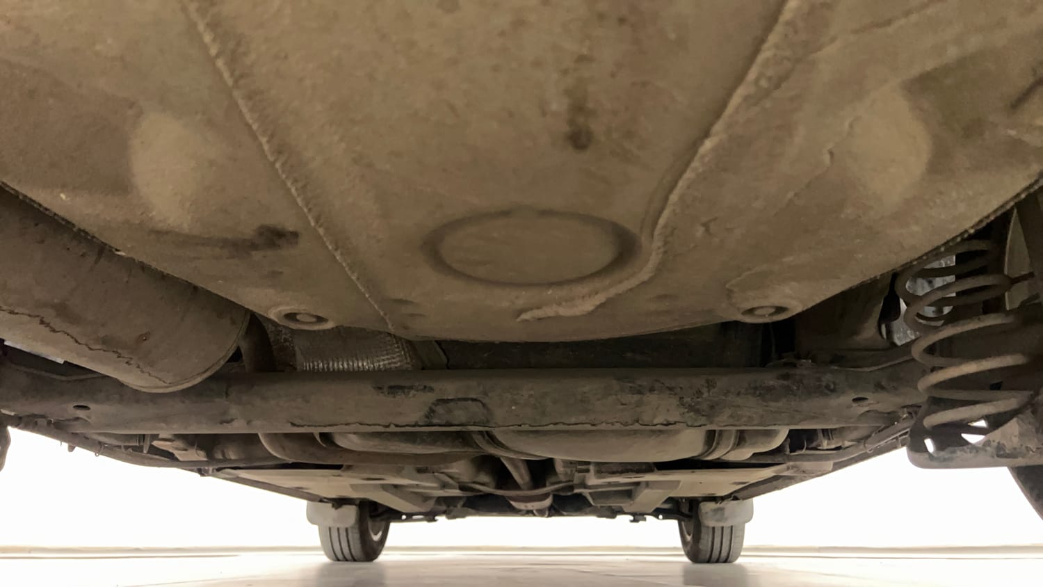 Used 2015 Volkswagen Vento TSI Petrol Automatic extra REAR UNDERBODY VIEW (TAKEN FROM REAR)
