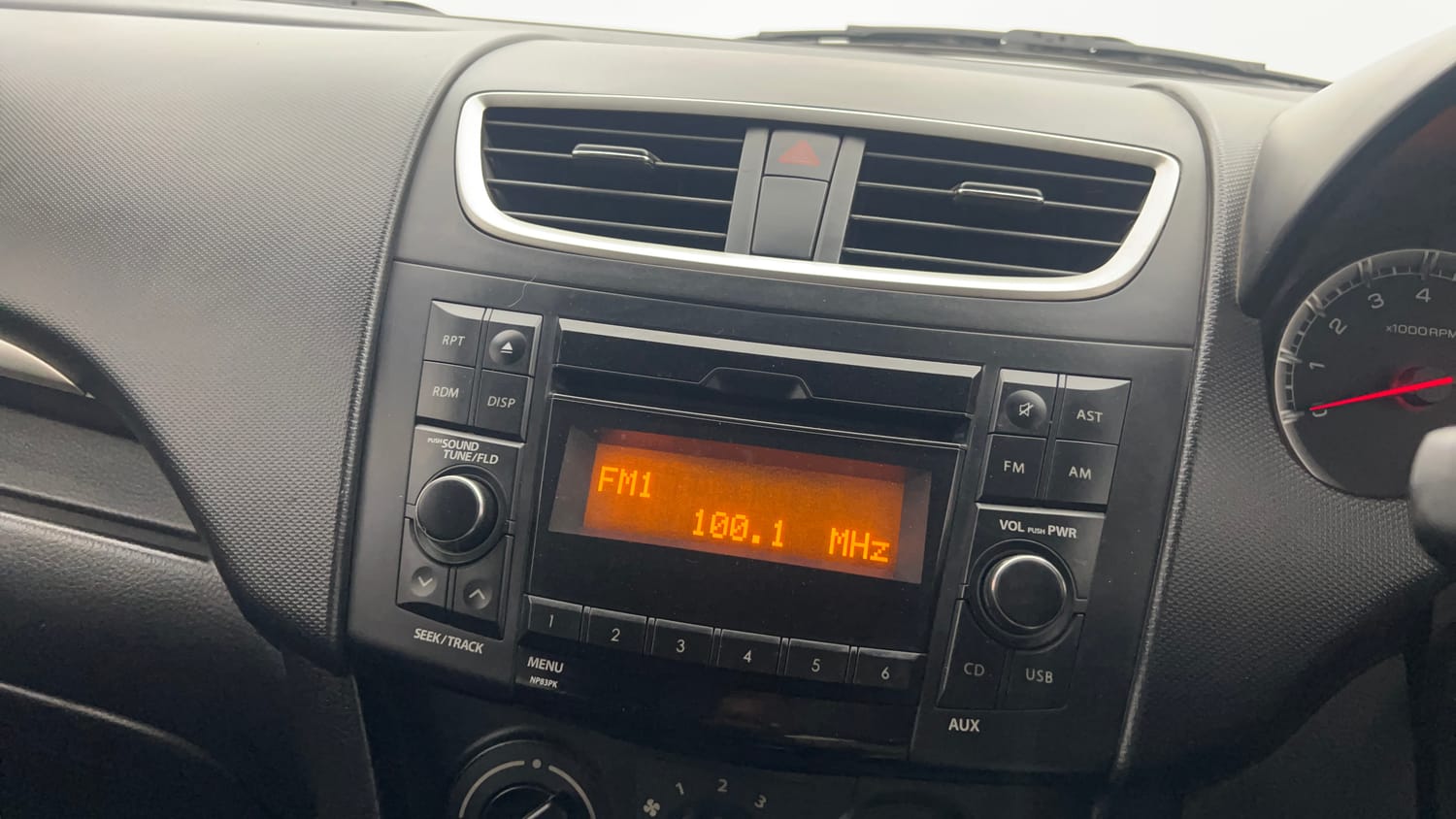 Used 2017 Maruti Suzuki Swift VXi Petrol Manual top_features Integrated (in-dash) music system