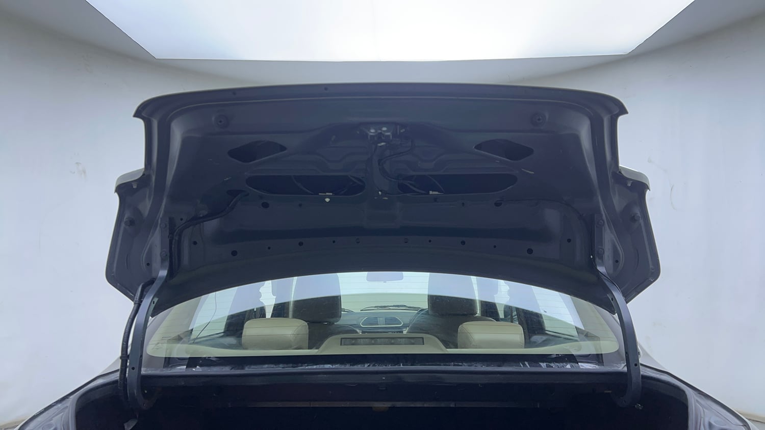 Used 2018 Maruti Suzuki Dzire ZXi Plus AMT Petrol Automatic interior DICKY DOOR OPEN VIEW