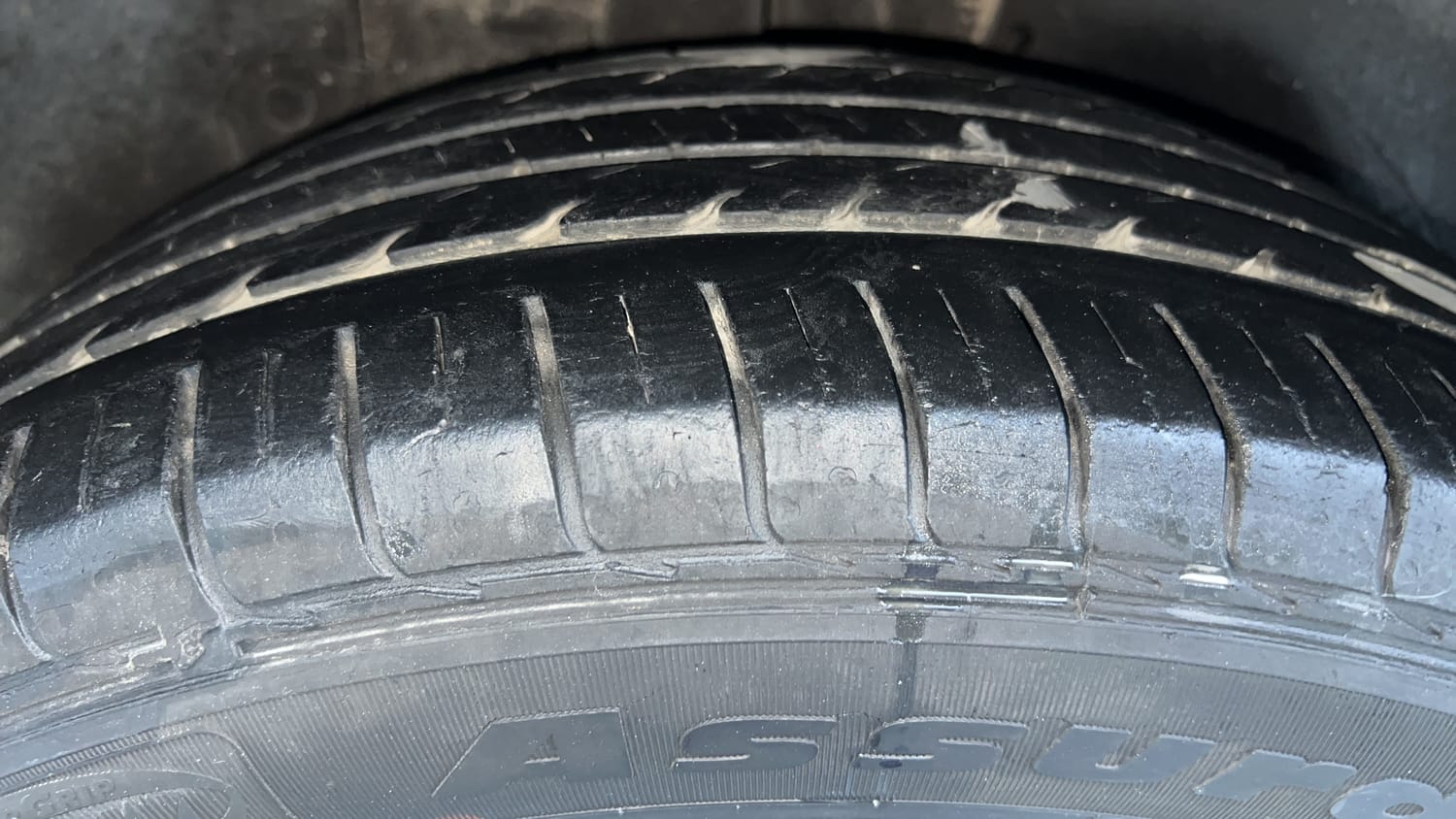 Used 2020 Kia Seltos HTX 1.5 Petrol Manual tyres RIGHT REAR TYRE TREAD VIEW