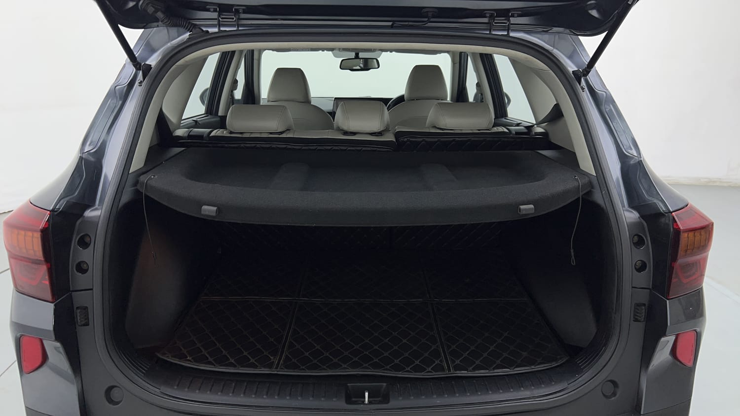 Used 2020 Kia Seltos HTX 1.5 Petrol Manual interior DICKY INSIDE VIEW