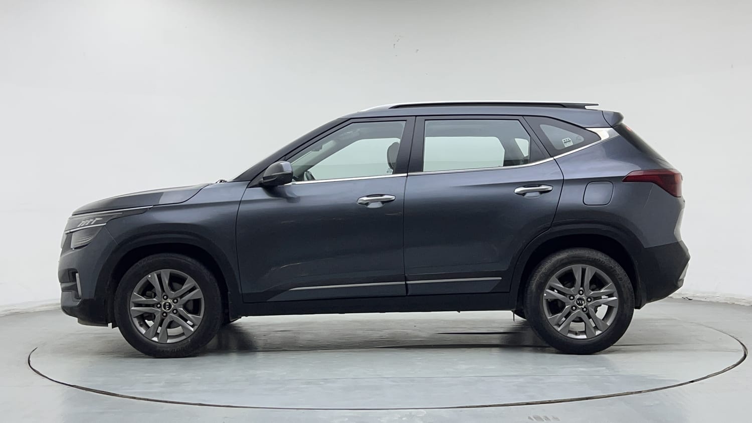 Used 2020 Kia Seltos HTX 1.5 Petrol Manual exterior LEFT SIDE VIEW
