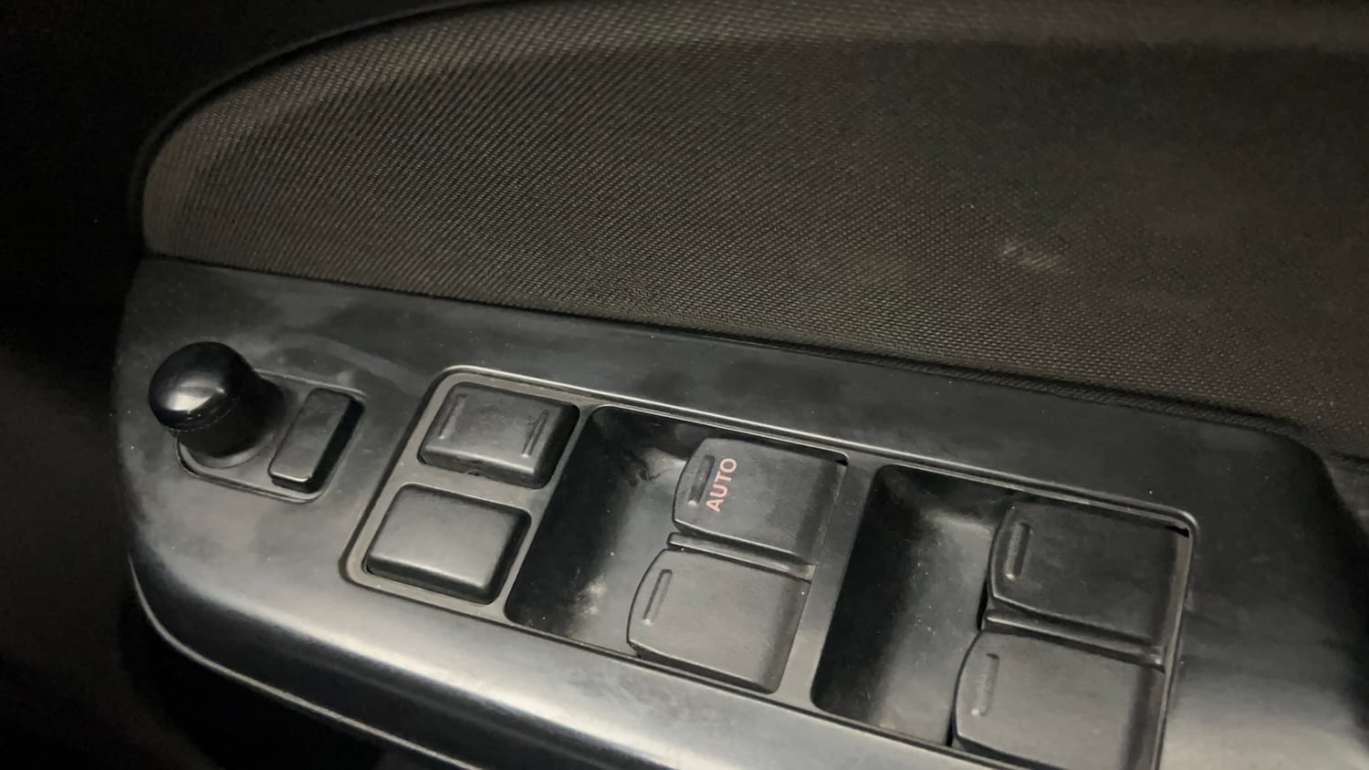 Used 2017 Maruti Suzuki Swift VXi Petrol Manual top_features One touch-down power windows