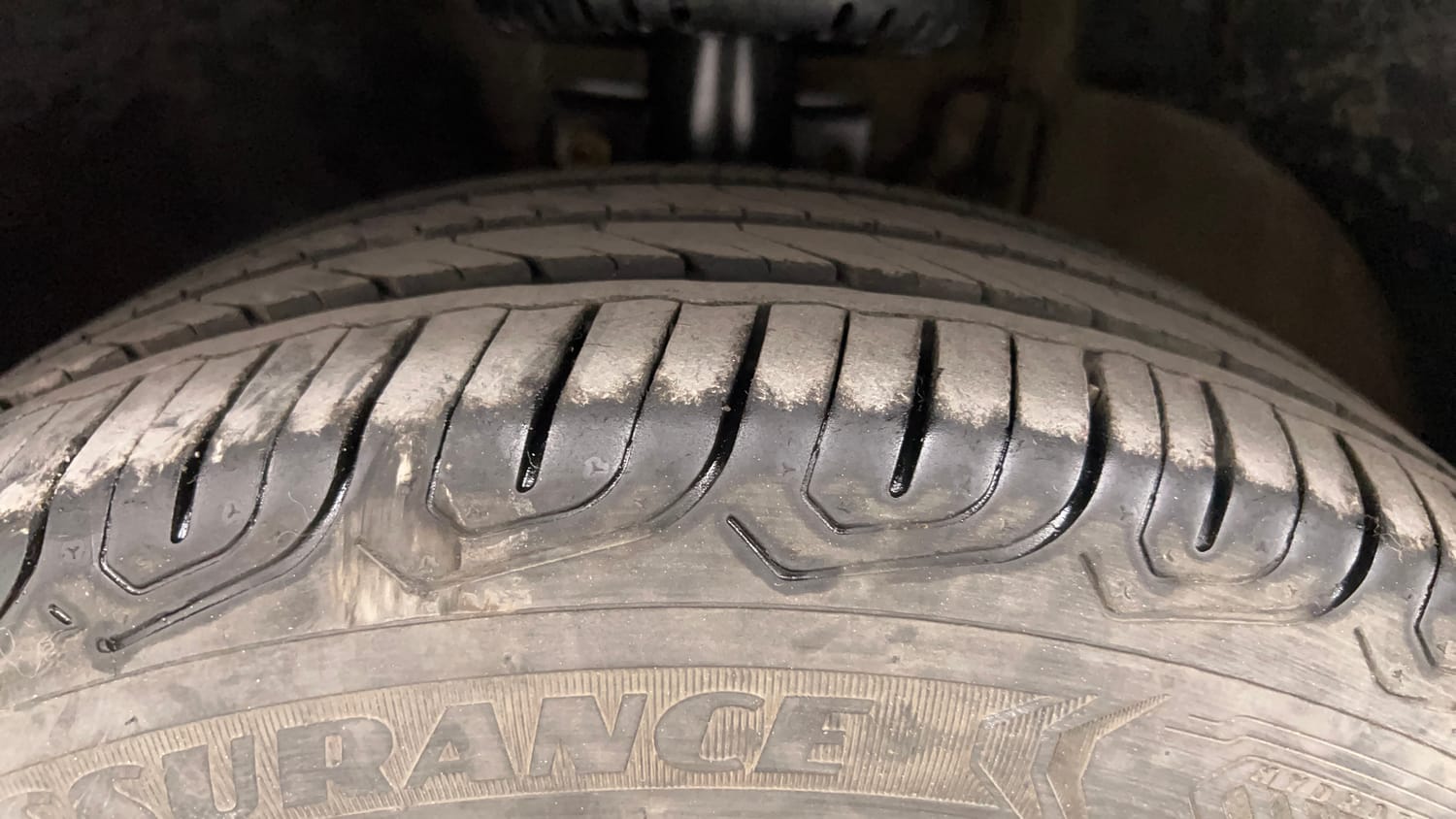 Used 2015 Volkswagen Vento TSI Petrol Automatic tyres LEFT FRONT TYRE TREAD VIEW