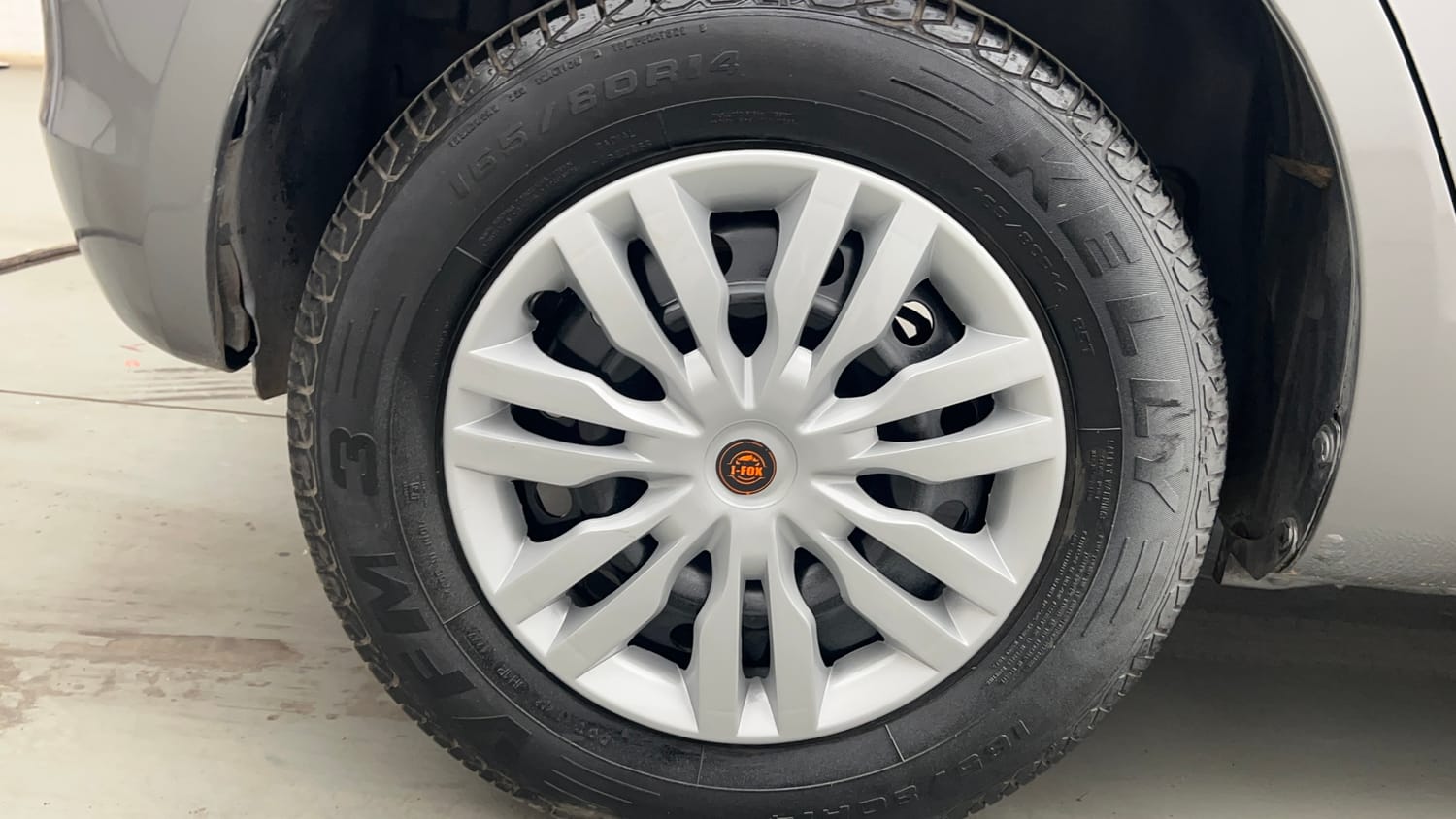 Used 2017 Maruti Suzuki Swift VXi Petrol Manual tyres RIGHT REAR TYRE RIM VIEW