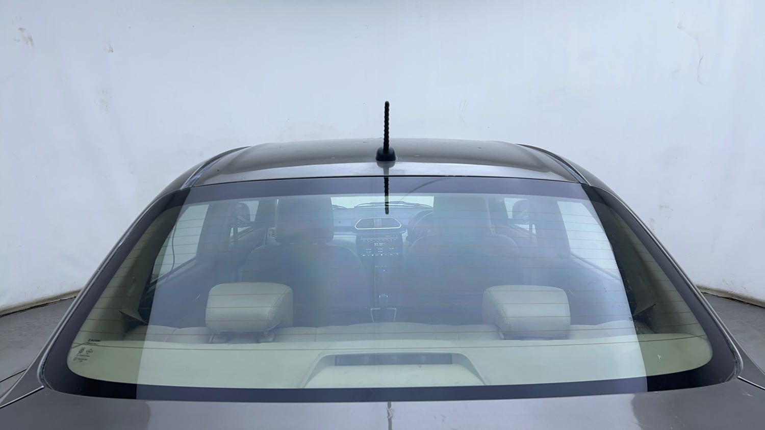 Used 2018 Maruti Suzuki Dzire ZXi Plus AMT Petrol Automatic exterior BACK WINDSHIELD VIEW
