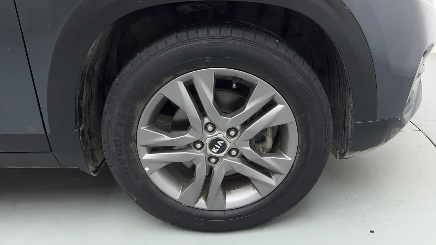 Used 2020 Kia Seltos HTX 1.5 Petrol Manual tyres RIGHT FRONT TYRE RIM VIEW
