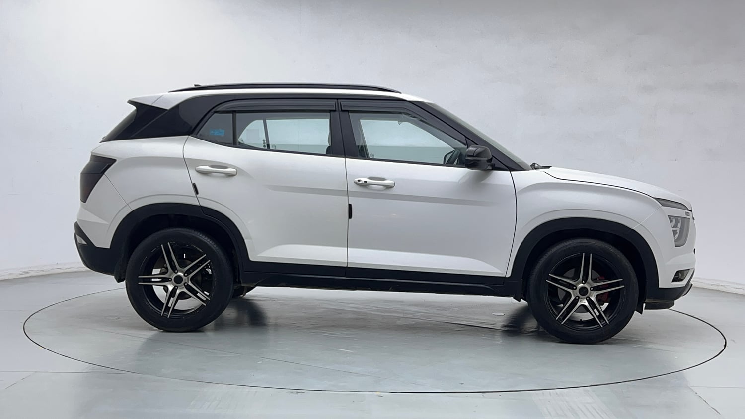 Used 2023 Hyundai Creta S Plus 1.5 Petrol Knight Petrol Manual exterior RIGHT SIDE VIEW