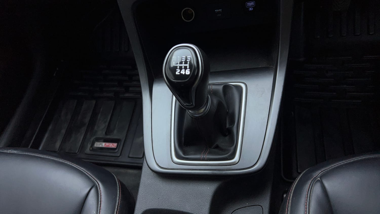 Used 2023 Hyundai Creta S Plus 1.5 Petrol Knight Petrol Manual interior GEAR  KNOB VIEW