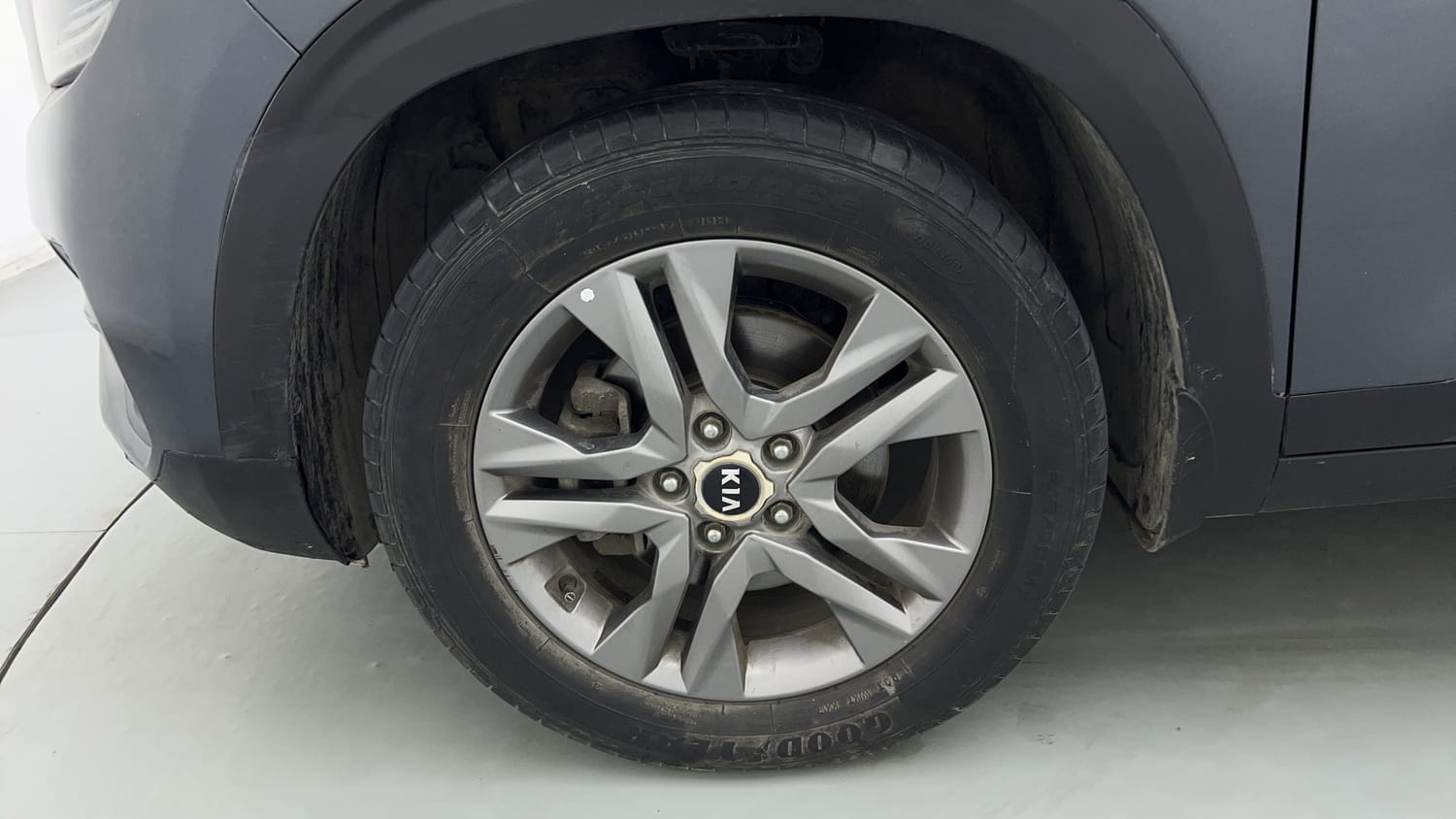 Used 2020 Kia Seltos HTX 1.5 Petrol Manual tyres LEFT FRONT TYRE RIM VIEW