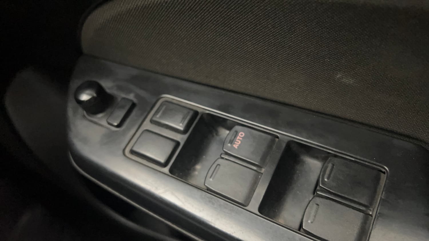 Used 2017 Maruti Suzuki Swift VXi Petrol Manual top_features Power windows