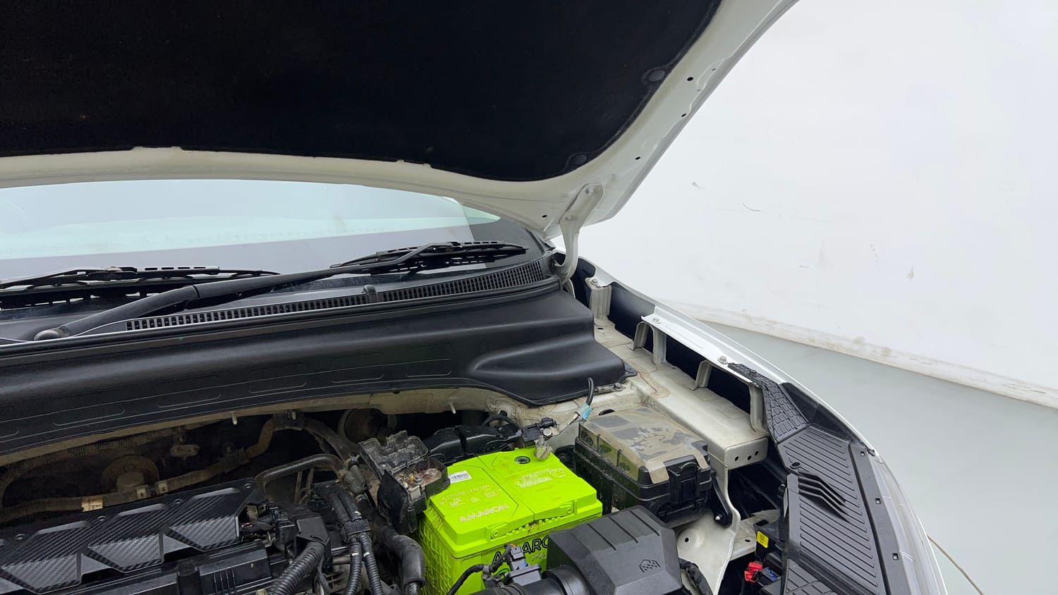 Used 2023 Hyundai Creta S Plus 1.5 Petrol Knight Petrol Manual engine ENGINE LEFT SIDE HINGE & APRON VIEW