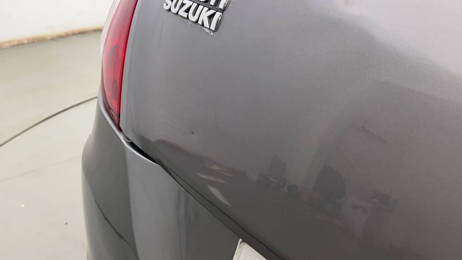 Used 2017 Maruti Suzuki Swift VXi Petrol Manual dents MINOR DENT