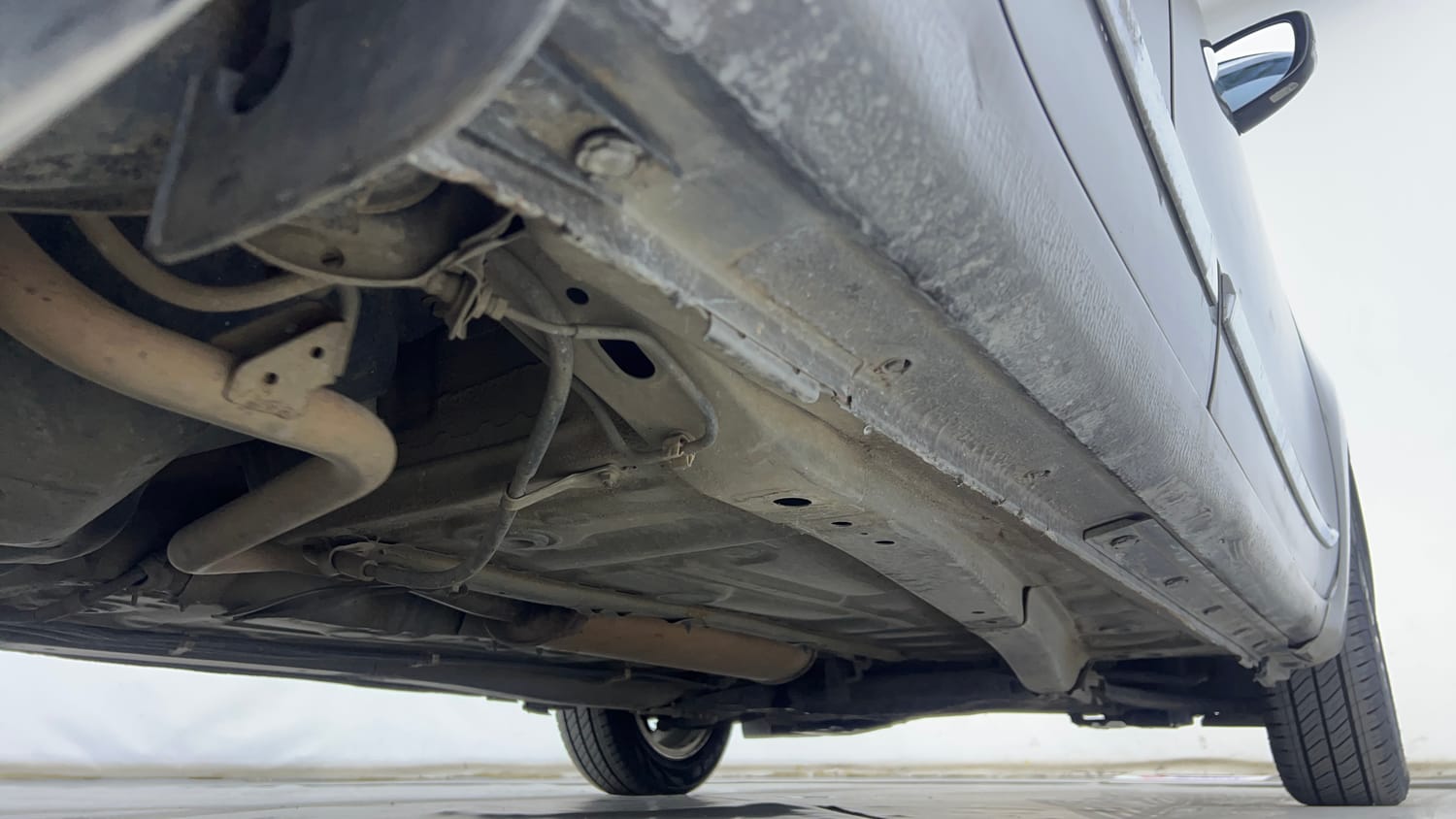 Used 2018 Maruti Suzuki Dzire ZXi Plus AMT Petrol Automatic extra REAR RIGHT UNDERBODY VIEW
