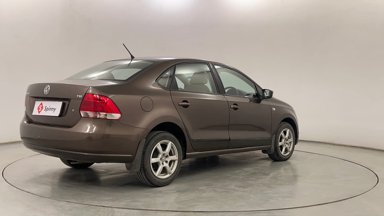Used 2015 Volkswagen Vento TSI Petrol Automatic exterior RIGHT REAR CORNER VIEW