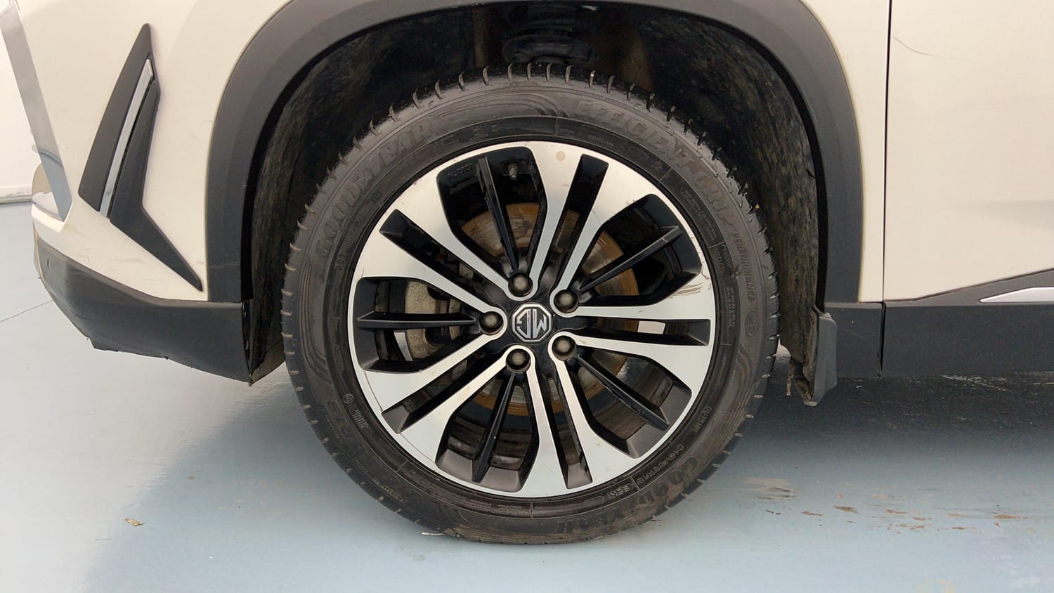 Used 2021 MG Motors Hector Sharp 2.0 Diesel Turbo MT Diesel Manual tyres LEFT FRONT TYRE RIM VIEW