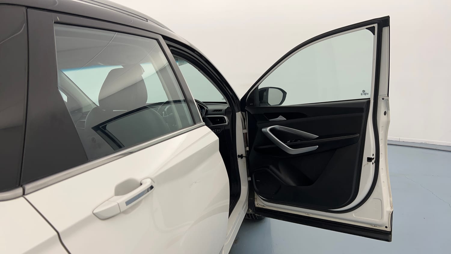 Used 2021 MG Motors Hector Sharp 2.0 Diesel Turbo MT Diesel Manual interior RIGHT FRONT DOOR OPEN VIEW