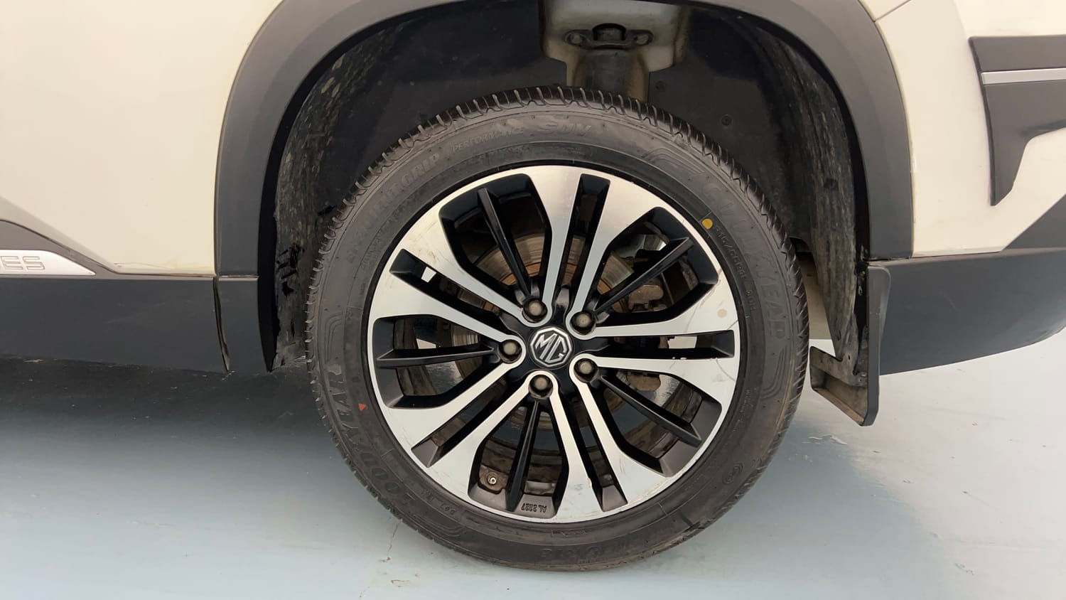 Used 2021 MG Motors Hector Sharp 2.0 Diesel Turbo MT Diesel Manual tyres LEFT REAR TYRE RIM VIEW