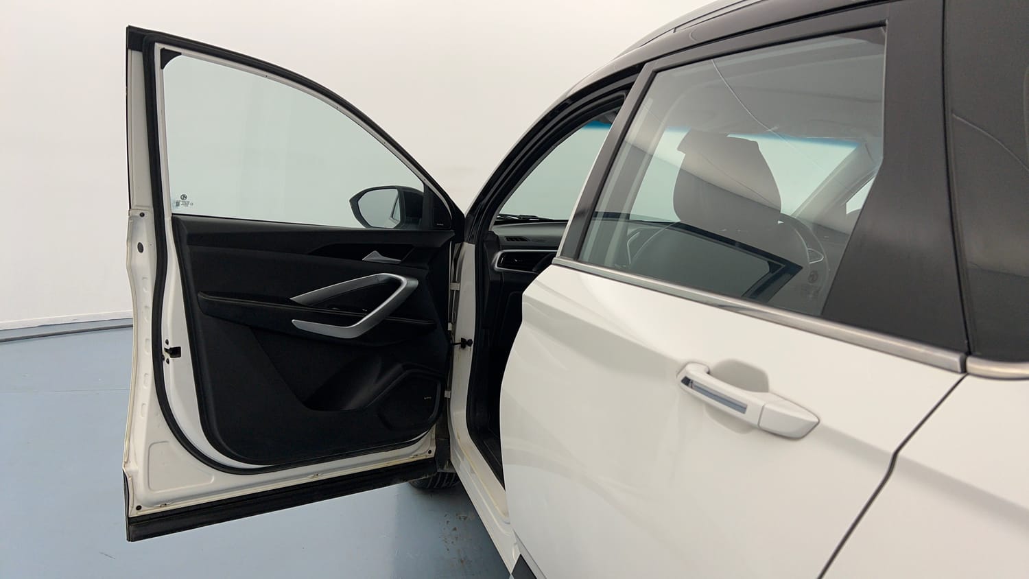 Used 2021 MG Motors Hector Sharp 2.0 Diesel Turbo MT Diesel Manual interior LEFT FRONT DOOR OPEN VIEW