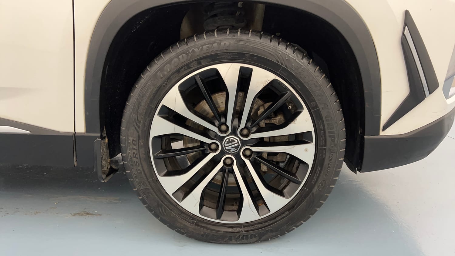 Used 2021 MG Motors Hector Sharp 2.0 Diesel Turbo MT Diesel Manual tyres RIGHT FRONT TYRE RIM VIEW
