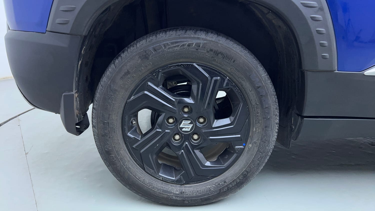 Used 2023 Maruti Suzuki Brezza ZXi Petrol Manual tyres RIGHT REAR TYRE RIM VIEW