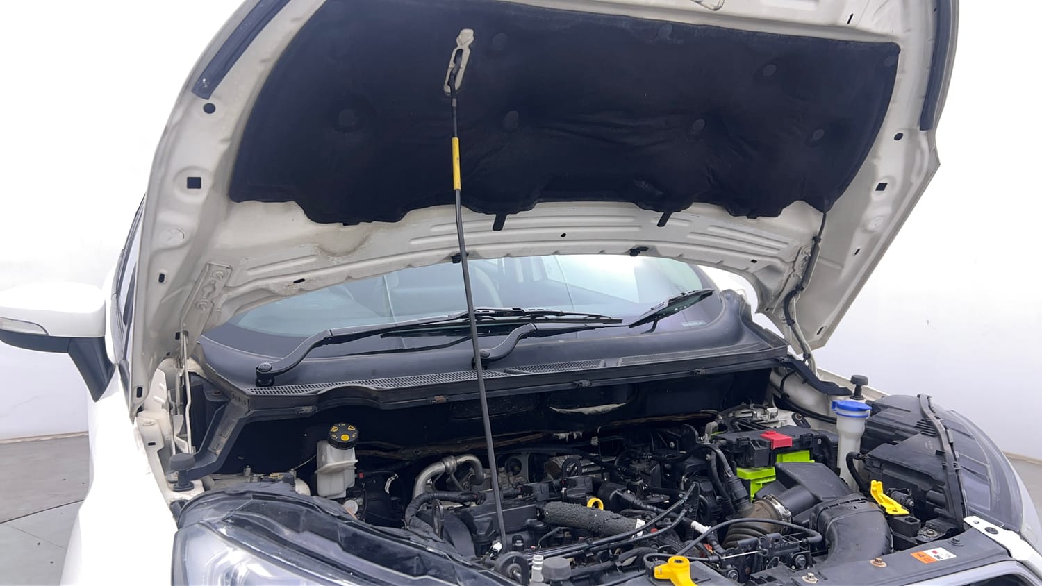 Used 2018 Ford EcoSport Titanium 1.5L Ti-VCT Petrol Manual engine ENGINE RIGHT SIDE HINGE & APRON VIEW