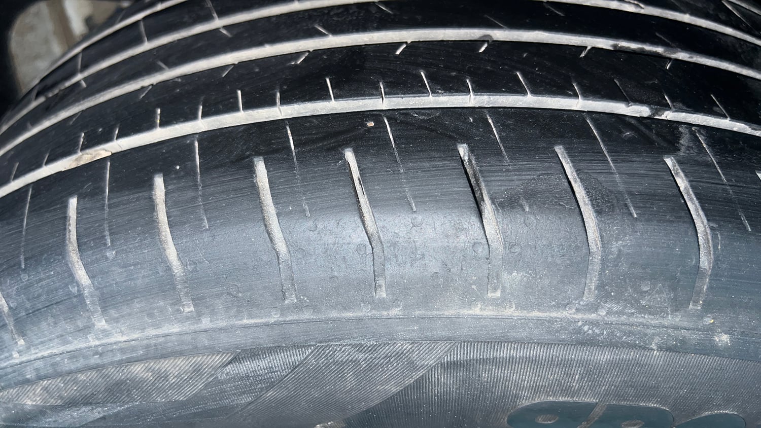 Used 2023 Hyundai Creta SX 1.5 Diesel Diesel Manual tyres LEFT REAR TYRE TREAD VIEW
