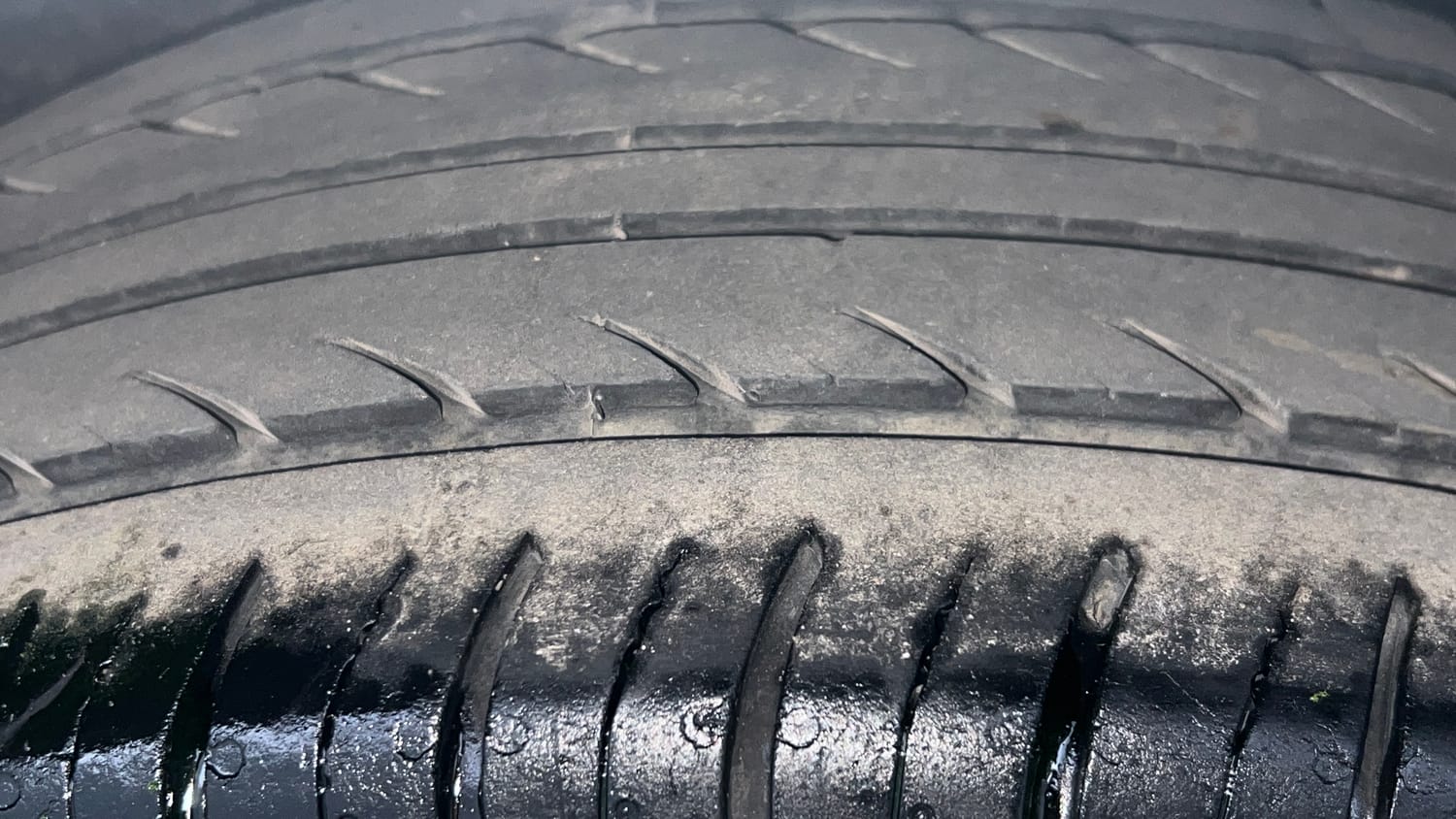 Used 2018 Ford EcoSport Titanium 1.5L Ti-VCT Petrol Manual tyres LEFT REAR TYRE TREAD VIEW