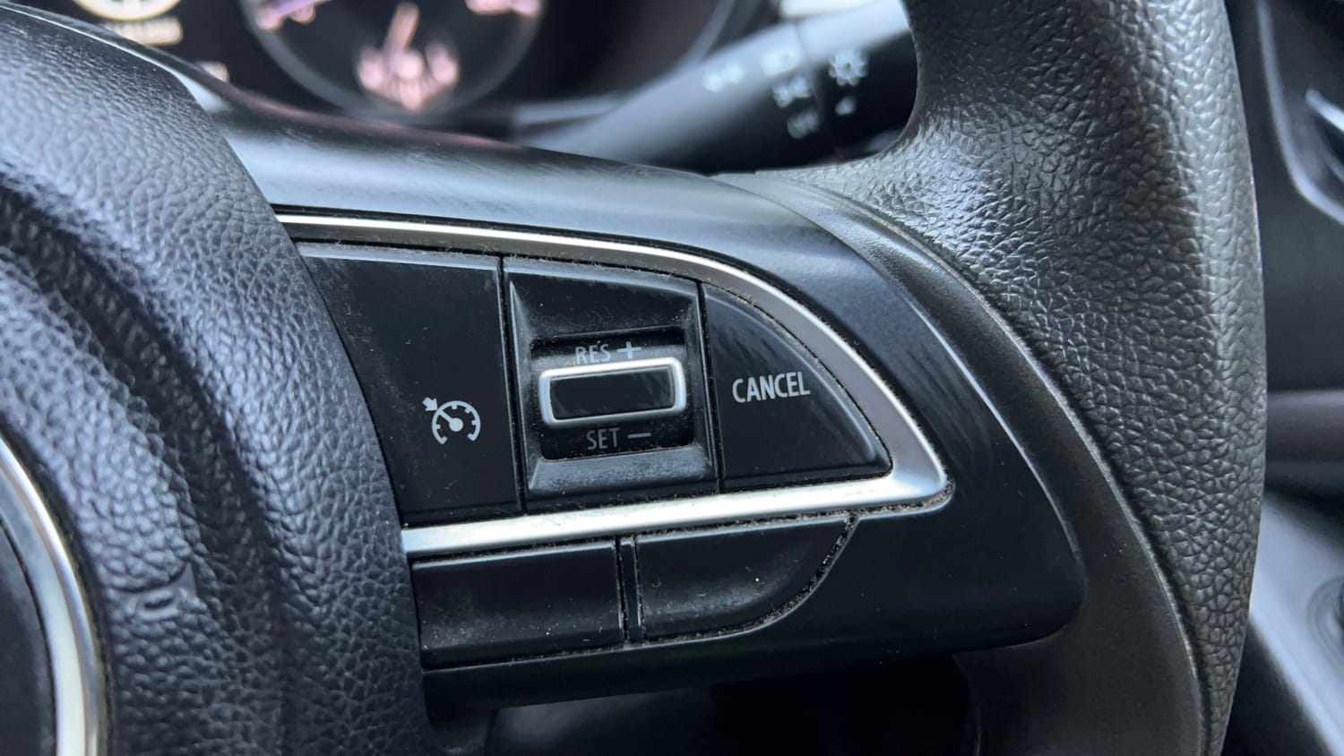 Used 2023 Maruti Suzuki Brezza ZXi Petrol Manual top_features Cruise control