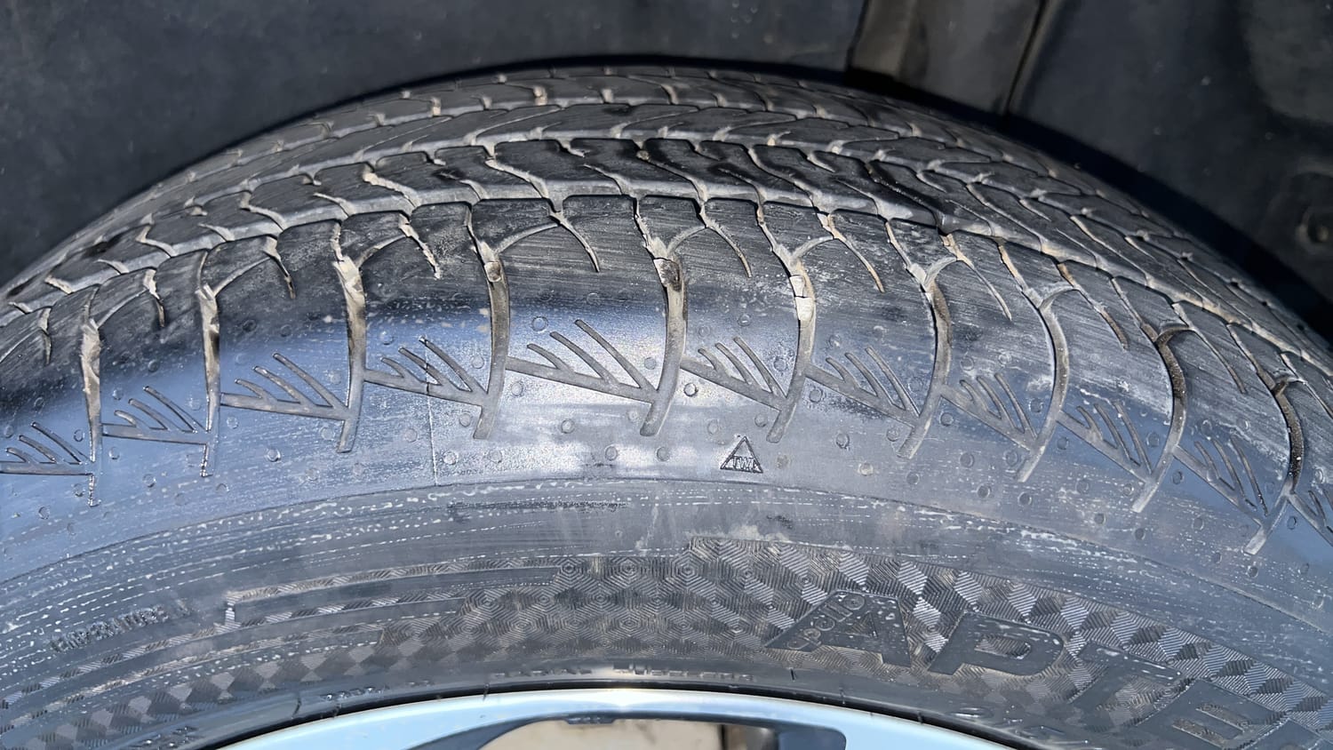 Used 2023 Toyota Urban Cruiser Hyryder V NeoDrive Petrol Manual tyres LEFT REAR TYRE TREAD VIEW