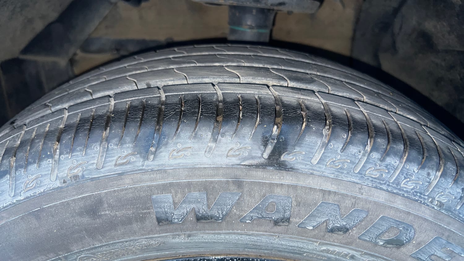 Used 2023 Maruti Suzuki Brezza ZXi Petrol Manual tyres LEFT FRONT TYRE TREAD VIEW