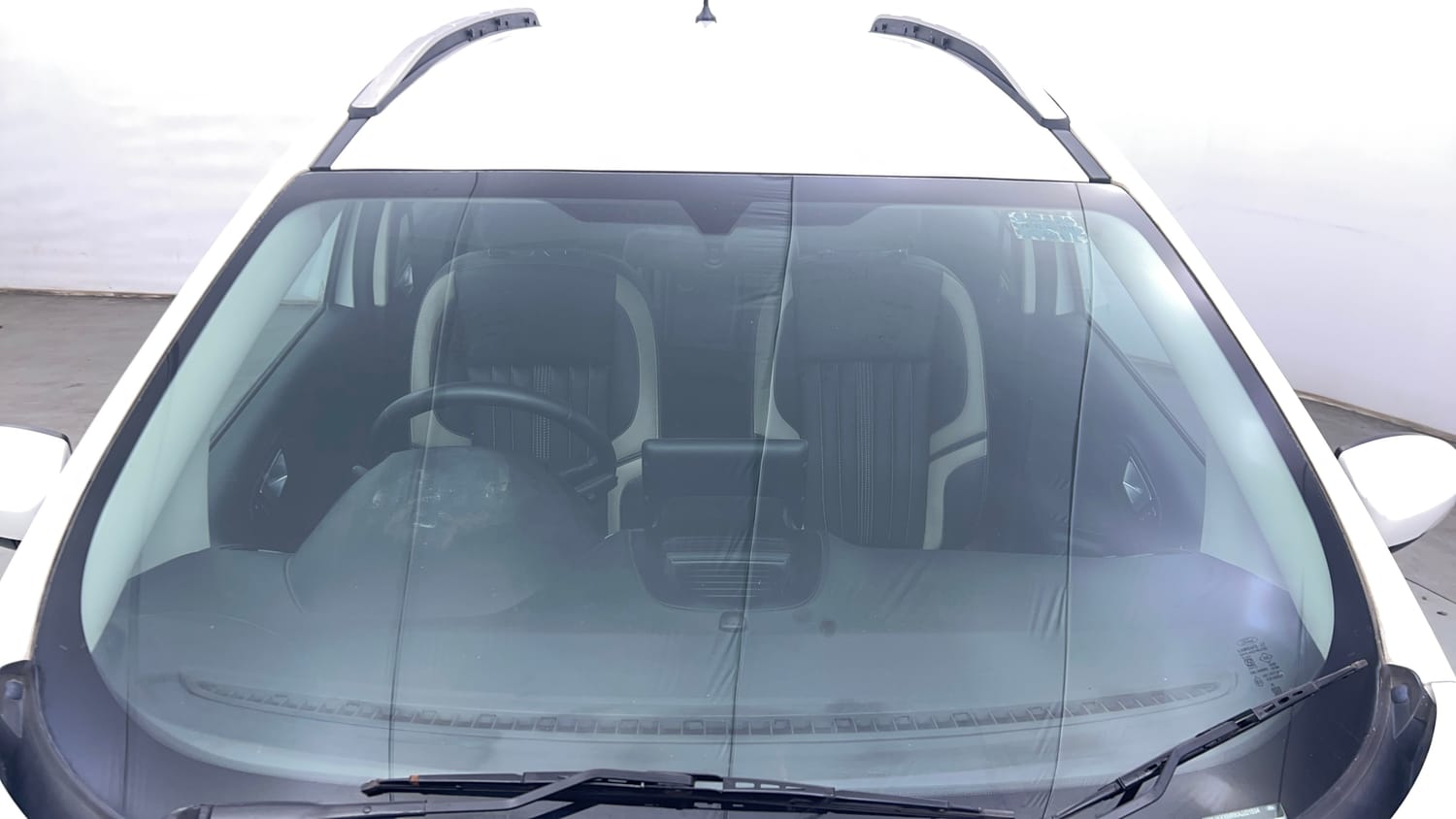 Used 2018 Ford EcoSport Titanium 1.5L Ti-VCT Petrol Manual exterior FRONT WINDSHIELD VIEW