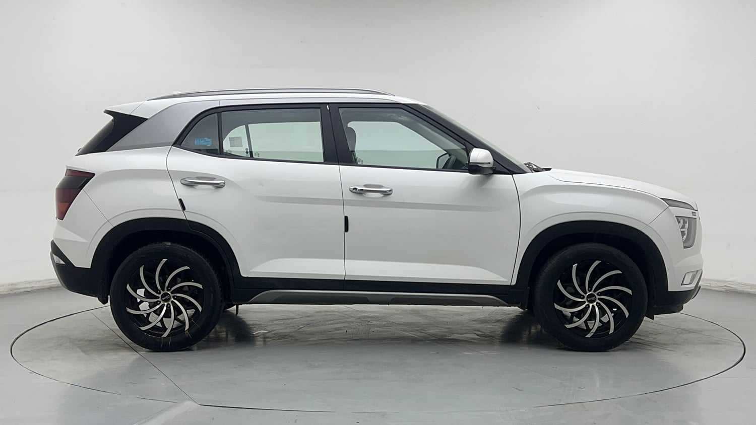 Used 2023 Hyundai Creta SX 1.5 Diesel Diesel Manual exterior RIGHT SIDE VIEW