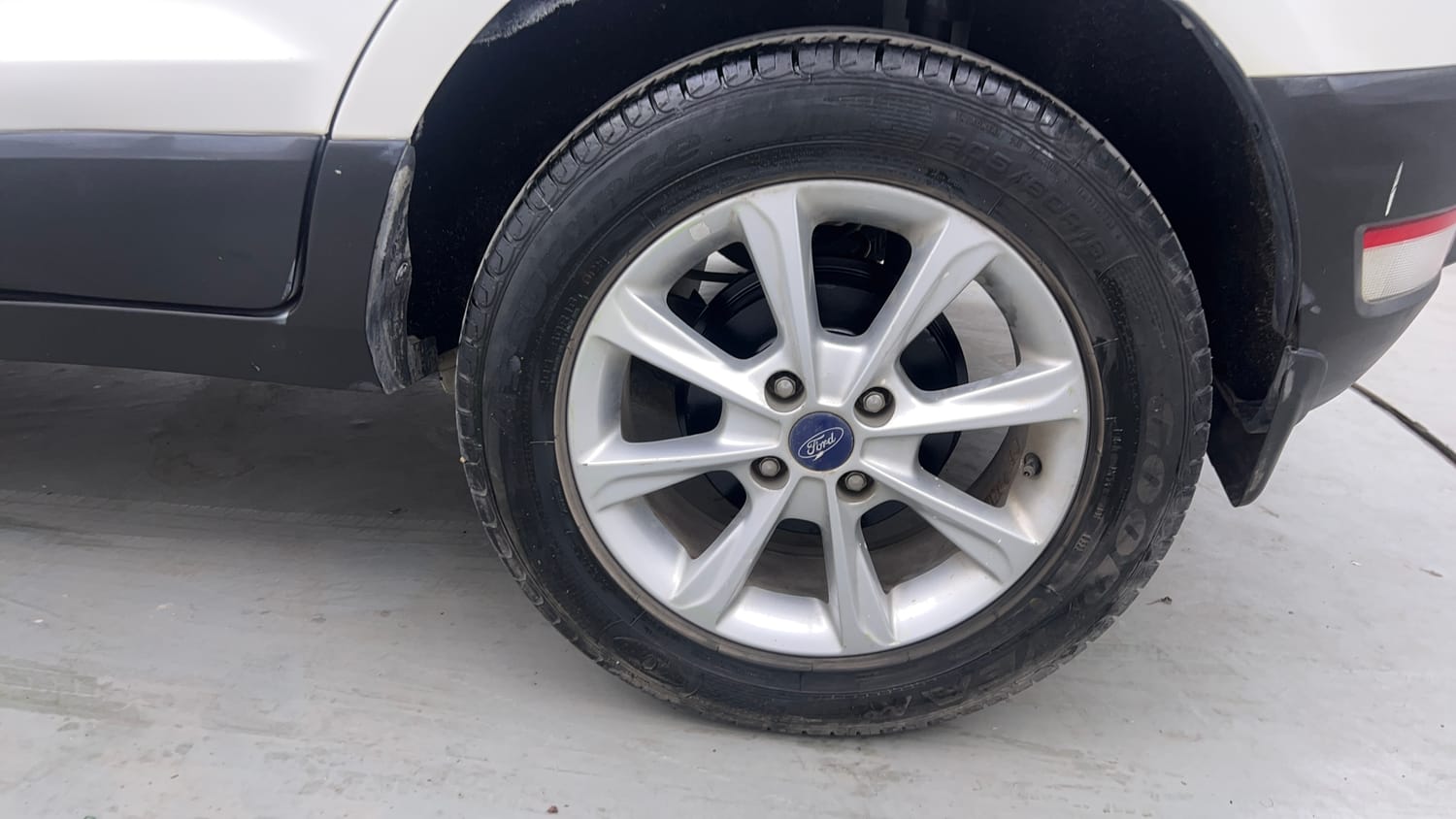 Used 2018 Ford EcoSport Titanium 1.5L Ti-VCT Petrol Manual tyres LEFT REAR TYRE RIM VIEW