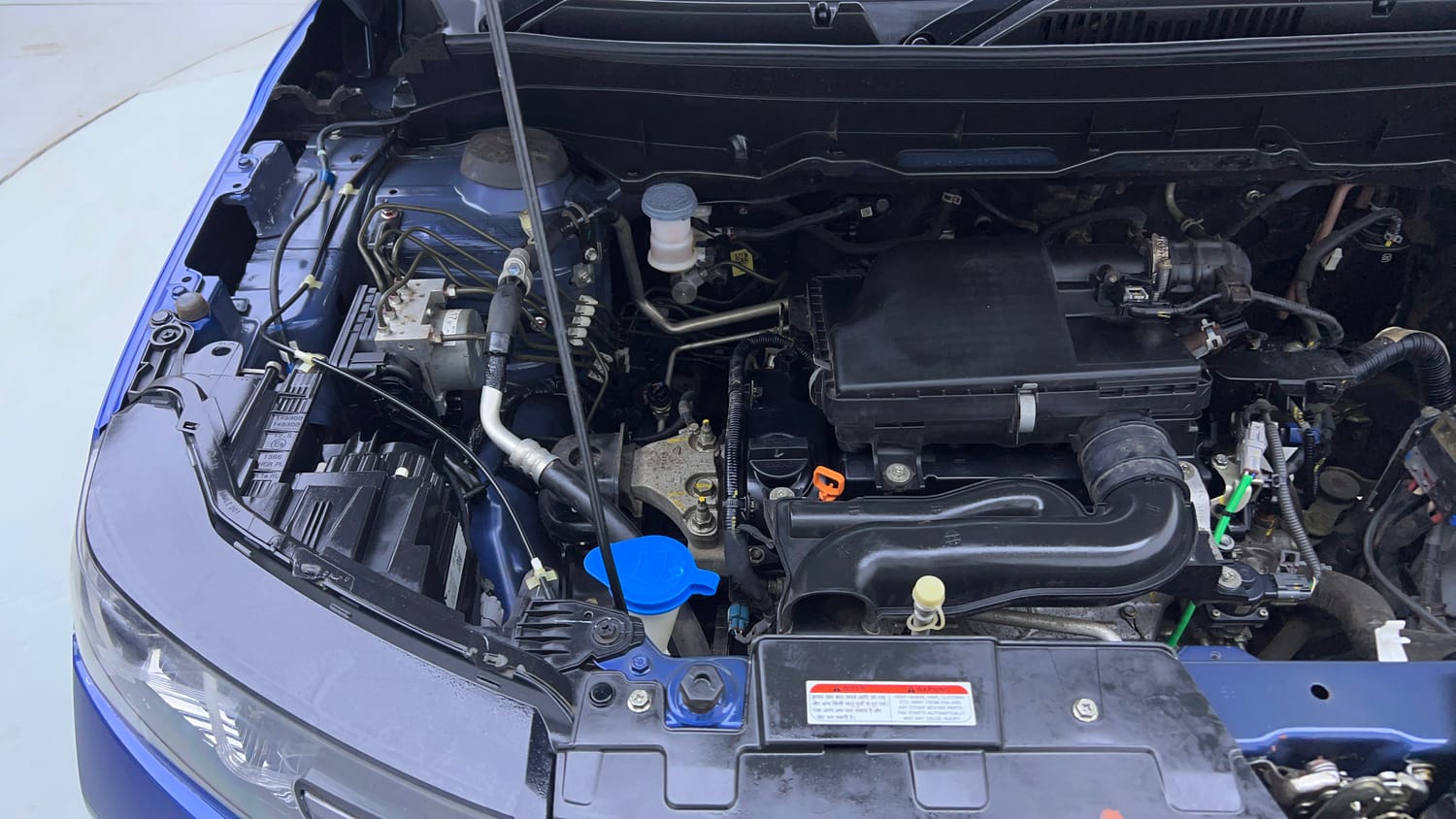 Used 2023 Maruti Suzuki Brezza ZXi Petrol Manual engine ENGINE RIGHT SIDE VIEW