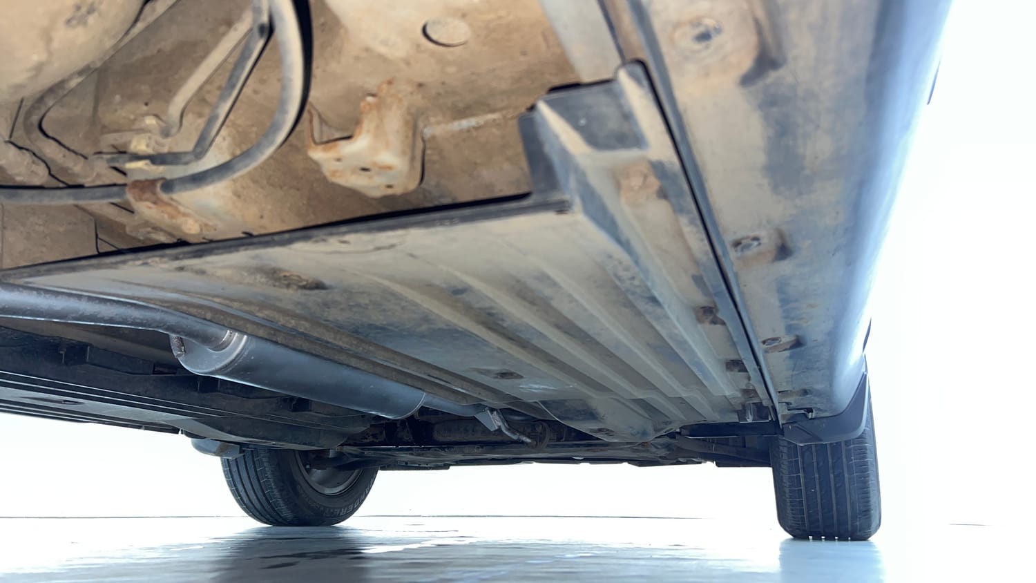 Used 2023 Maruti Suzuki Brezza ZXi Petrol Manual extra REAR RIGHT UNDERBODY VIEW