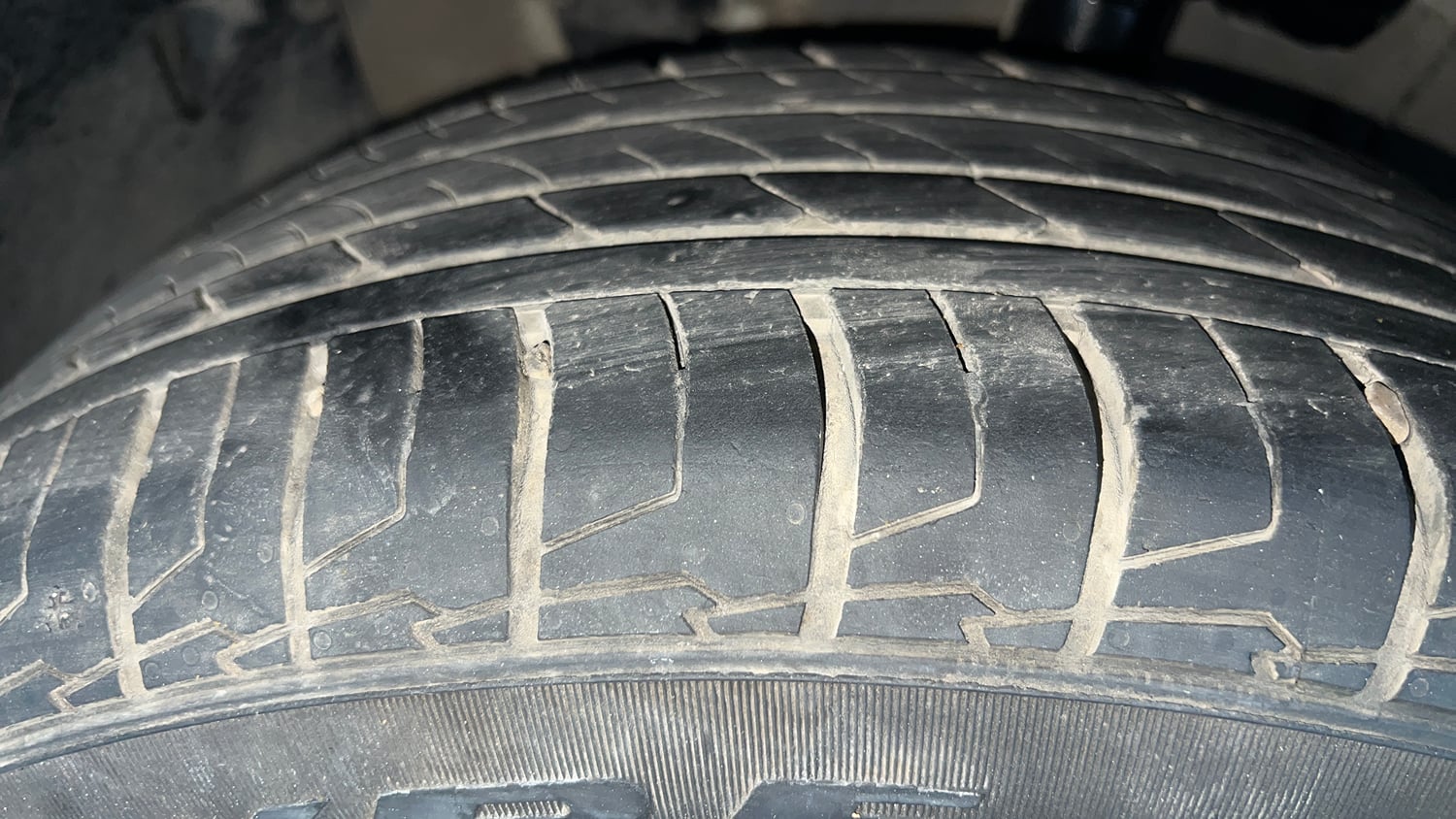 Used 2023 Hyundai Creta SX (O) 1.5 Petrol IVT Knight Petrol Automatic tyres LEFT FRONT TYRE TREAD VIEW