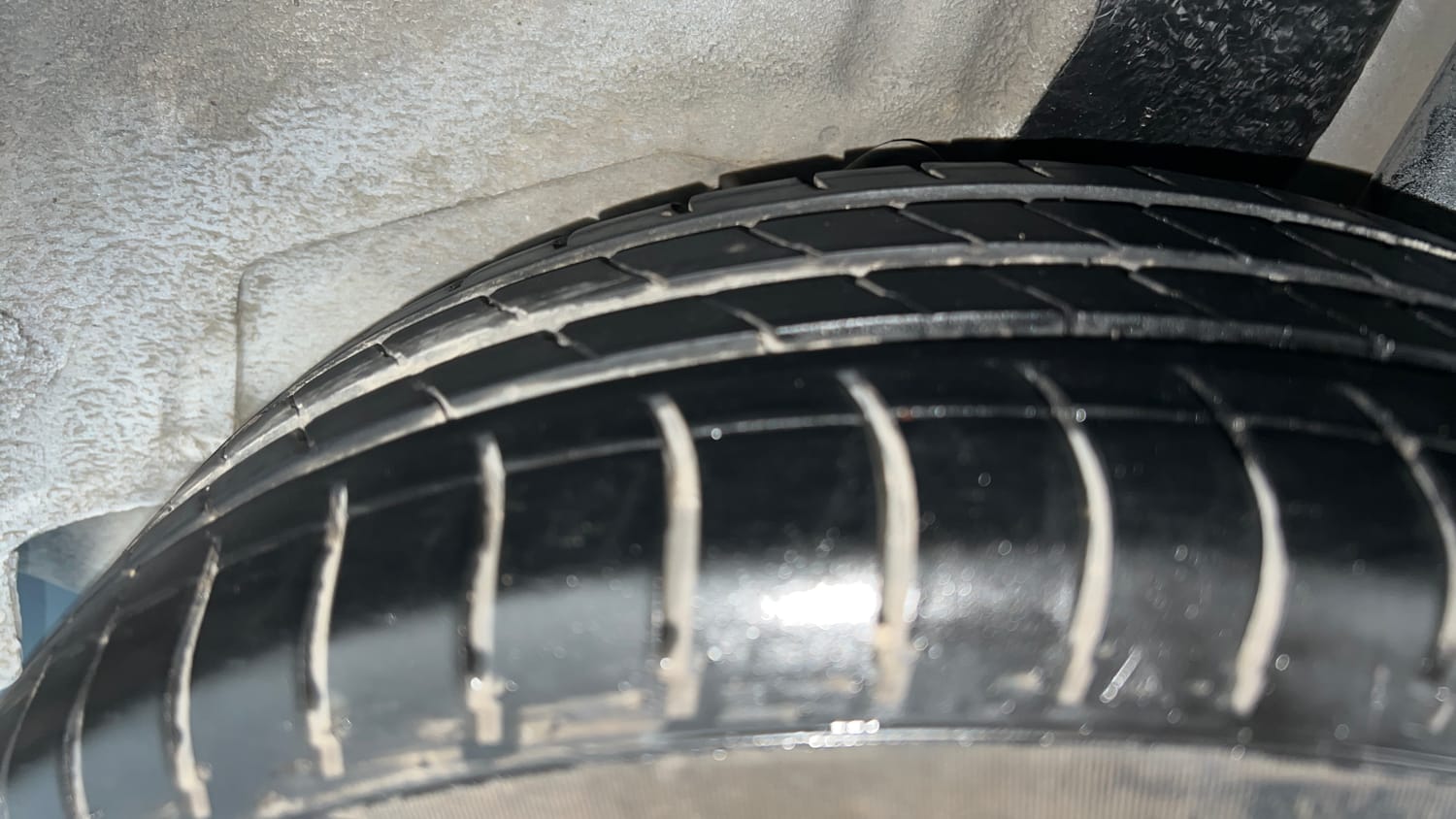 Used 2017 Ford Figo Duratec Petrol EXI 1.2 Petrol Manual tyres LEFT REAR TYRE TREAD VIEW
