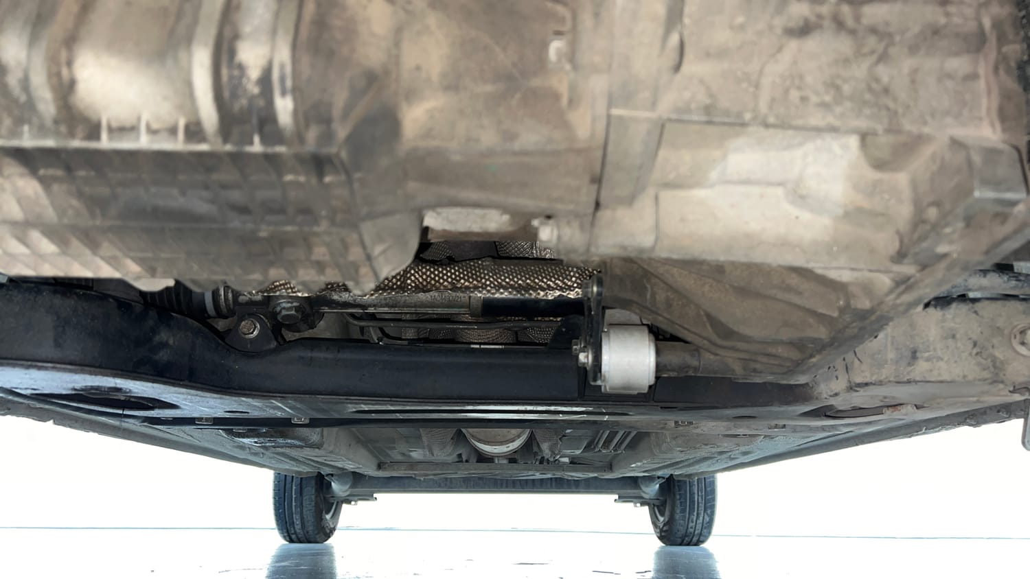 Used 2017 Ford Figo Duratec Petrol EXI 1.2 Petrol Manual extra FRONT LEFT UNDERBODY VIEW