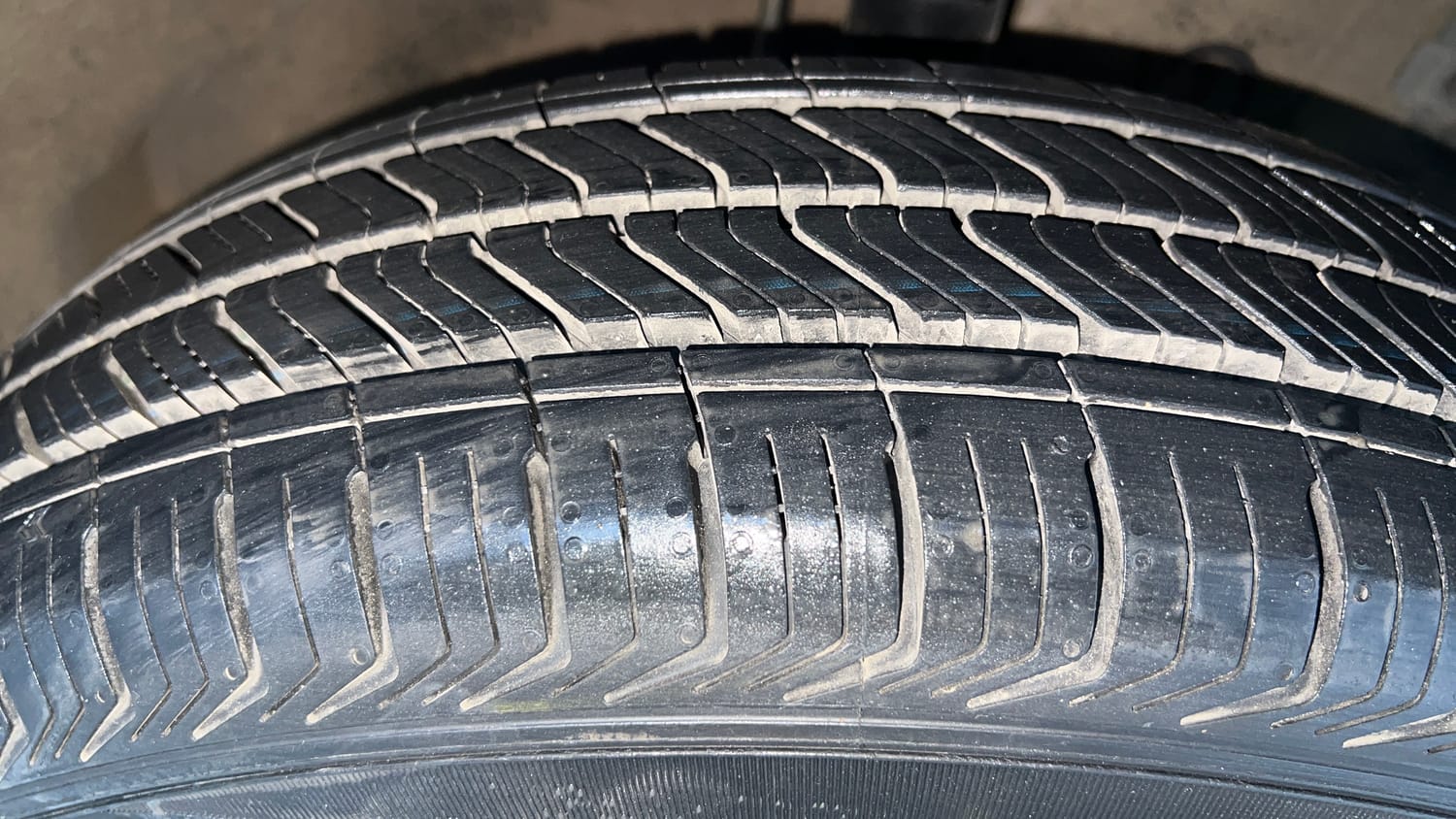 Used 2016 Maruti Suzuki Swift VXi Petrol Manual tyres RIGHT FRONT TYRE TREAD VIEW