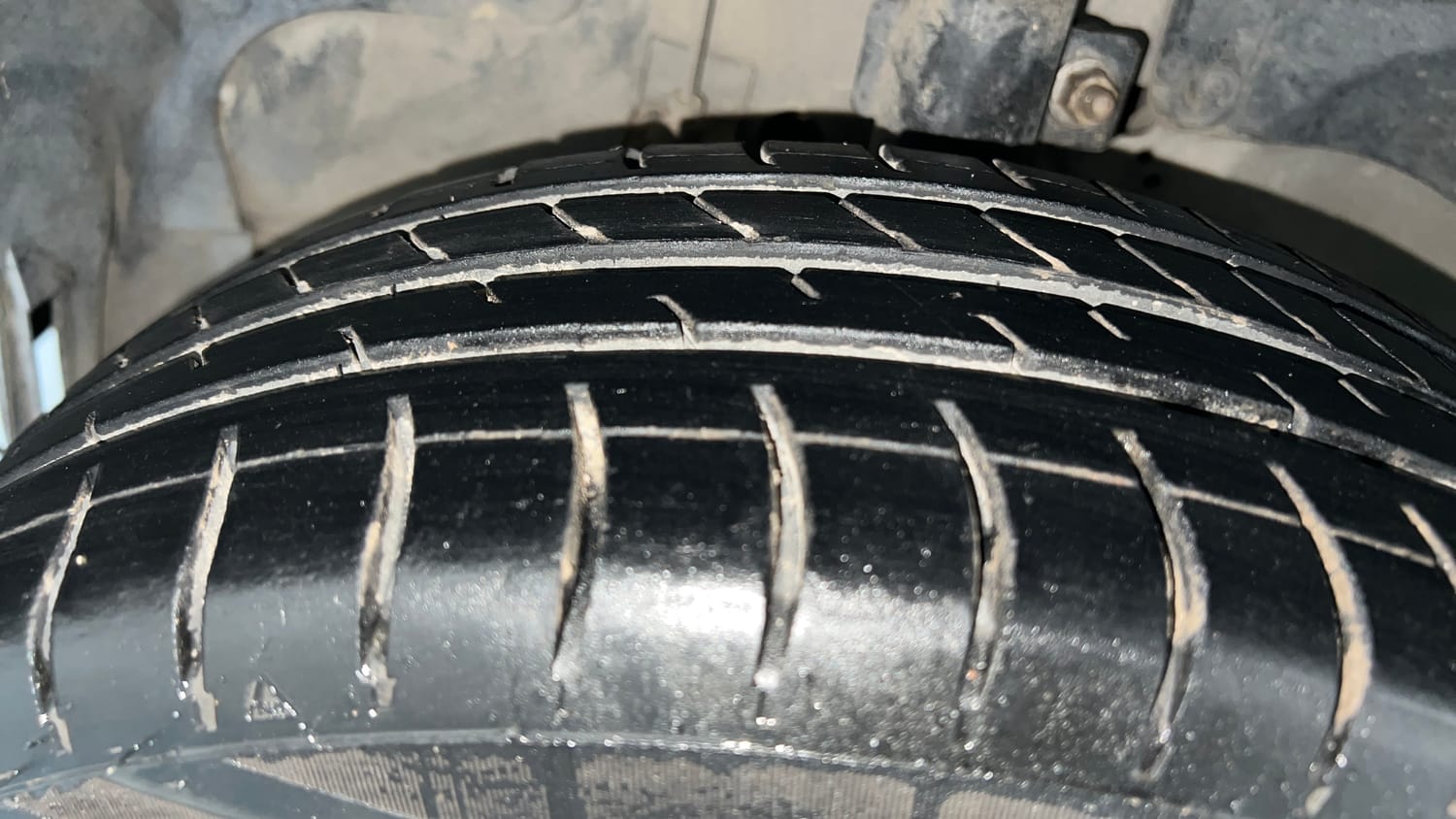 Used 2017 Ford Figo Duratec Petrol EXI 1.2 Petrol Manual tyres LEFT FRONT TYRE TREAD VIEW