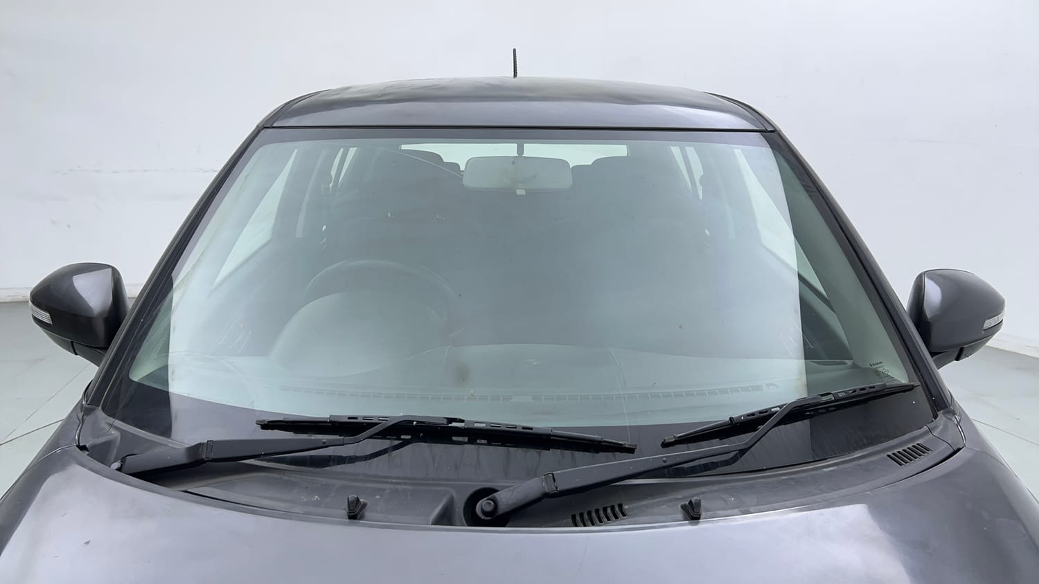Used 2016 Maruti Suzuki Swift VXi Petrol Manual exterior FRONT WINDSHIELD VIEW