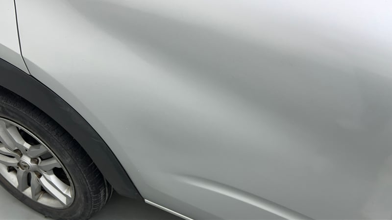 Used 2021 Renault Triber RXZ Dual Tone Petrol Manual dents MINOR SCRATCH