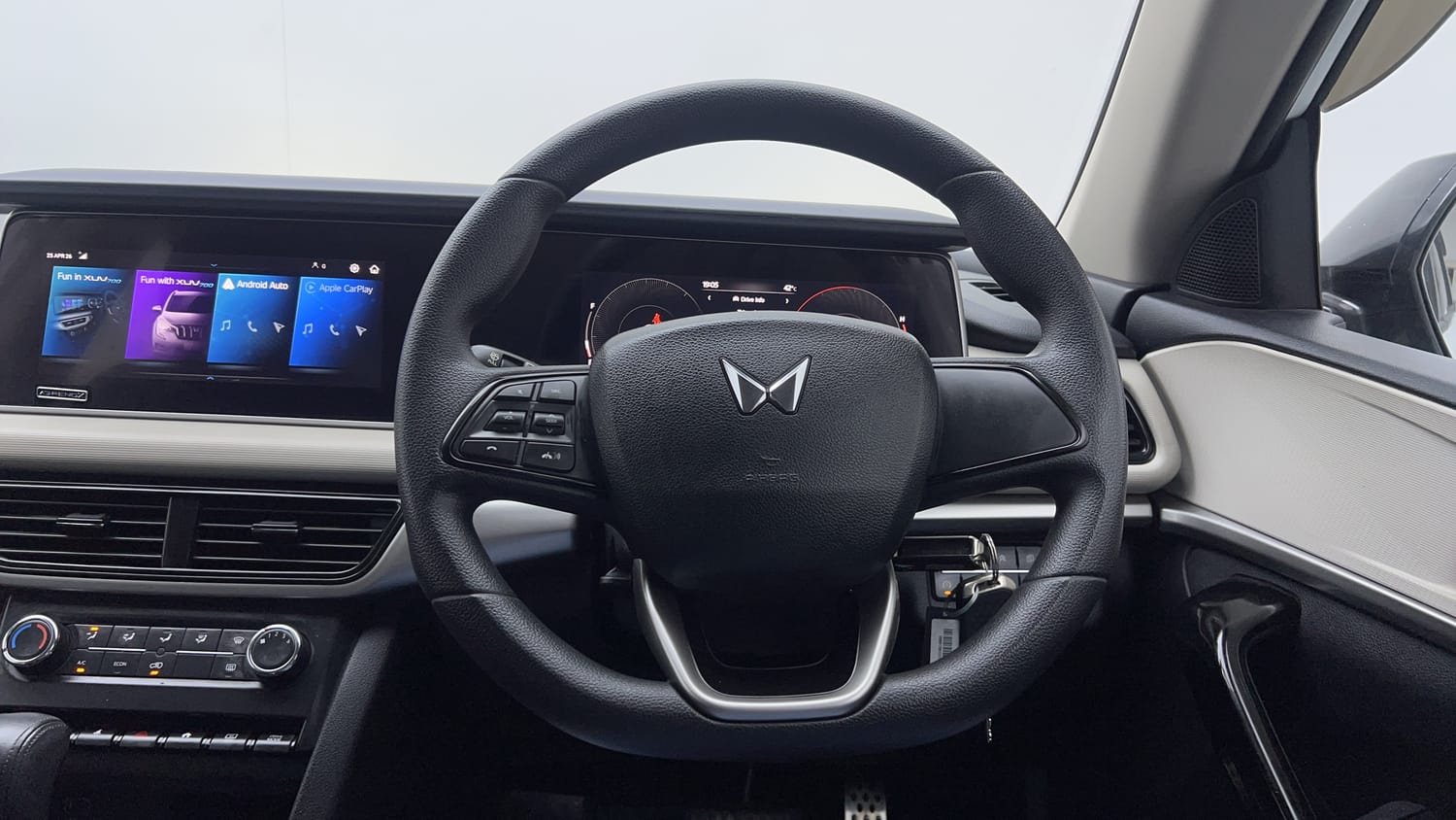 2023 Mahindra XUV700 AX 5 Diesel AT 5 STR-14