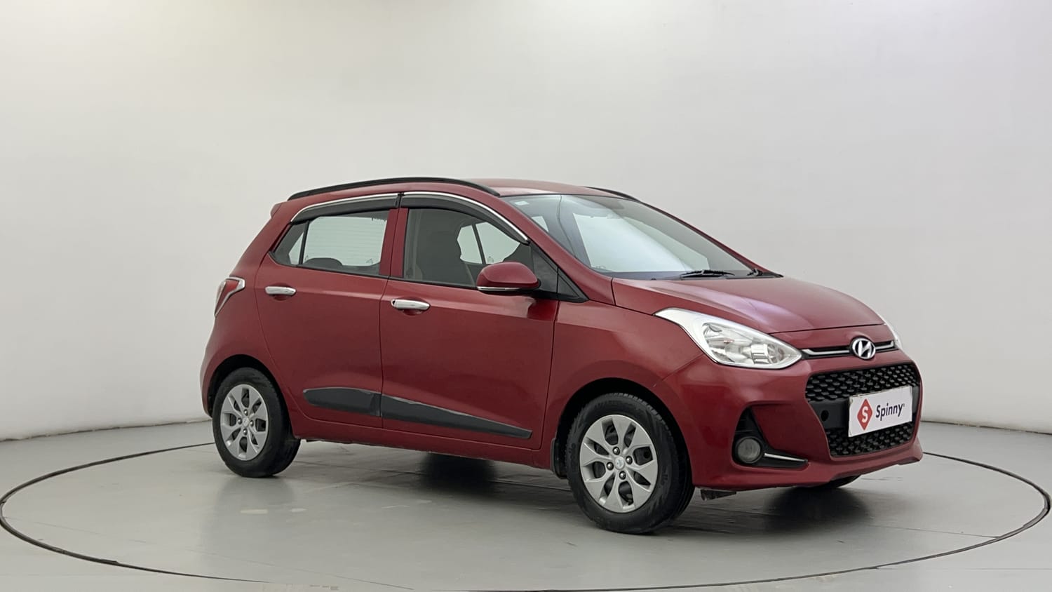 Used 2018 Hyundai Grand i10 Sportz 1.2 Kappa VTVT Petrol Manual exterior RIGHT FRONT CORNER VIEW